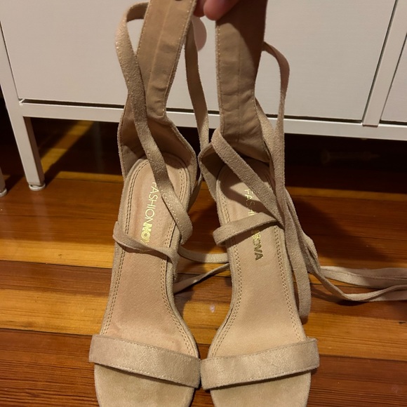 Fashion Nova Nude wrapped around ankle heels - Picture 1 of 3